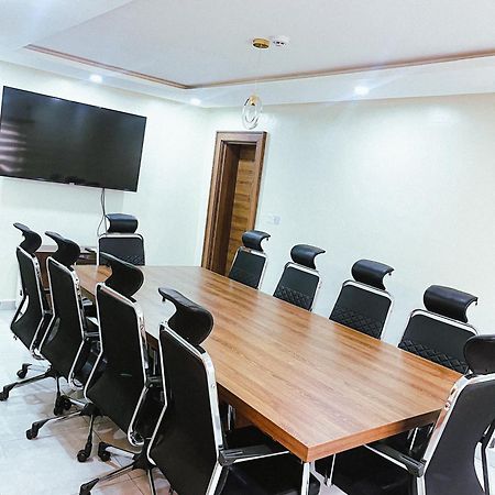 Plush Hotel,Abuja Ngoại thất bức ảnh